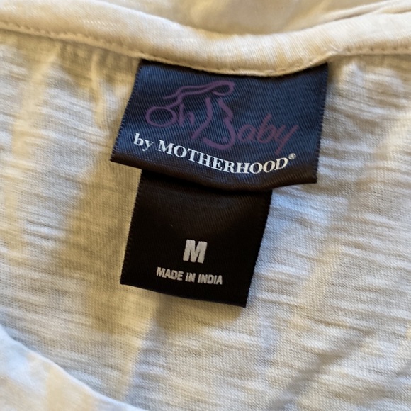 Scoop neck sequins maternity t-shirt - Picture 2 of 5